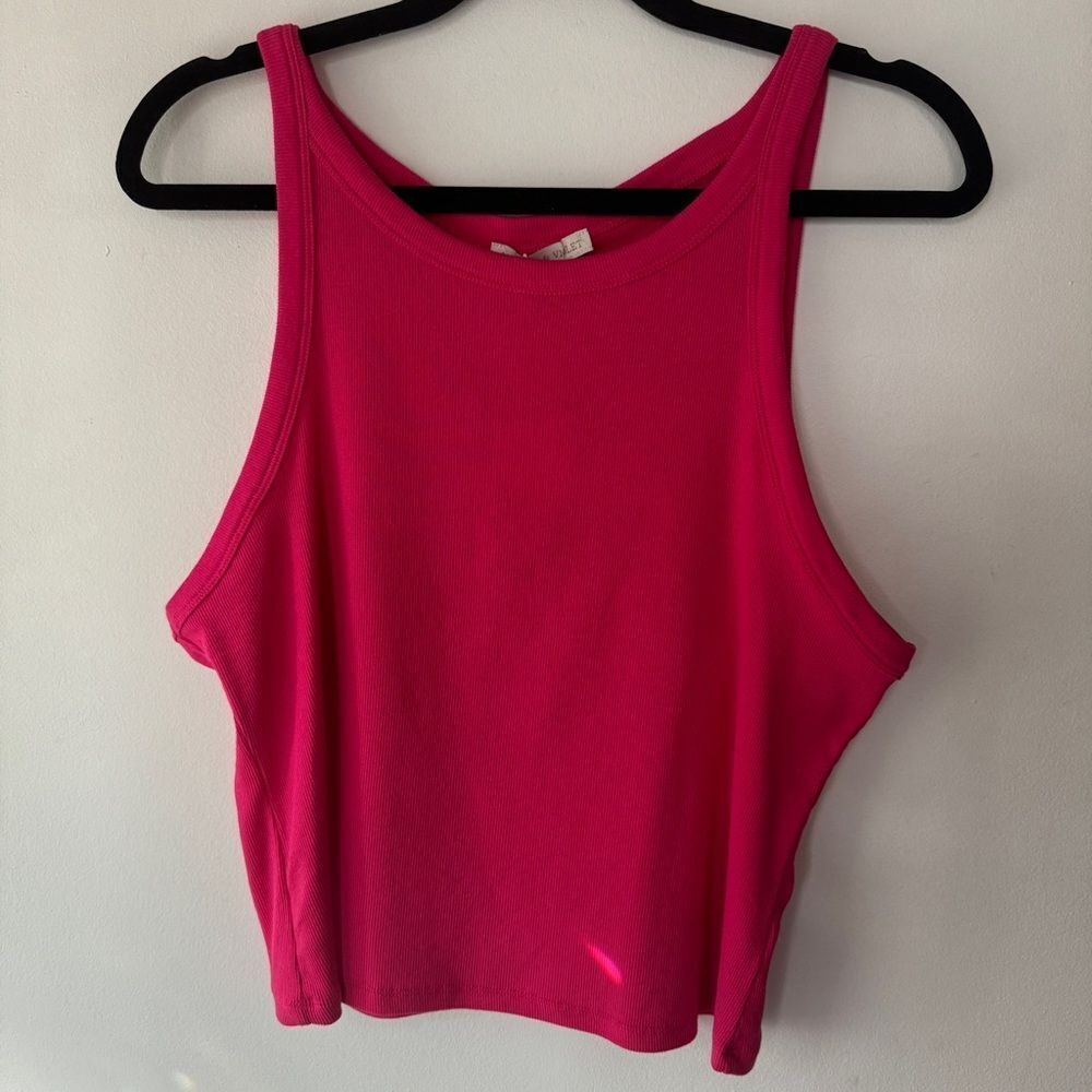 CHELSEA AND VIOLET Racerback Ribbed Knit Crew Neck Cropped Tank Top in Fuscia XL